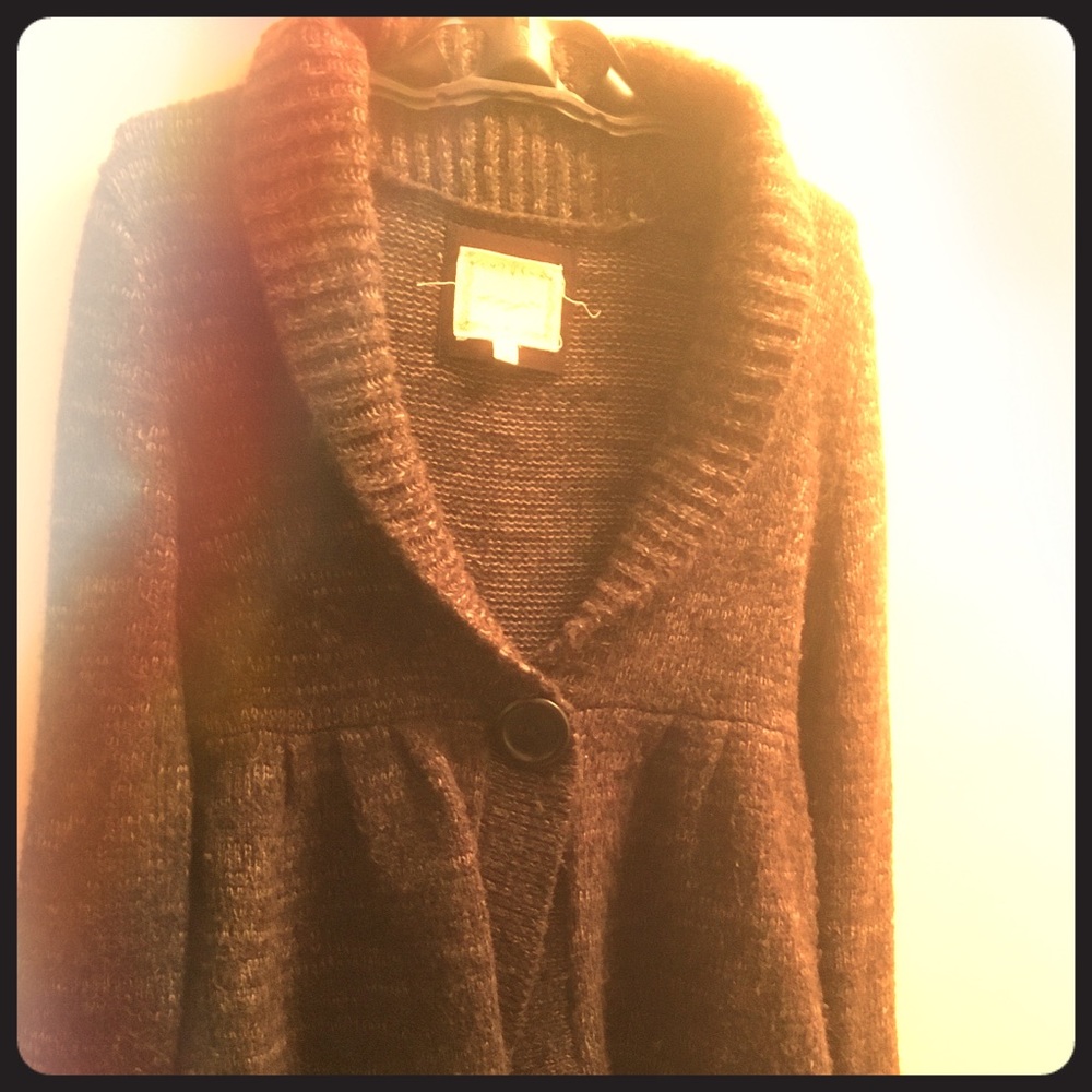 Comfy sweater with big button